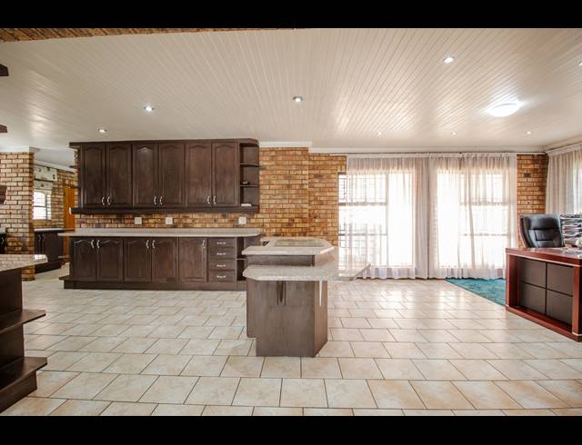 9 BEDROOM FREEHOLD FOR SALE IN RAVENSWOOD
